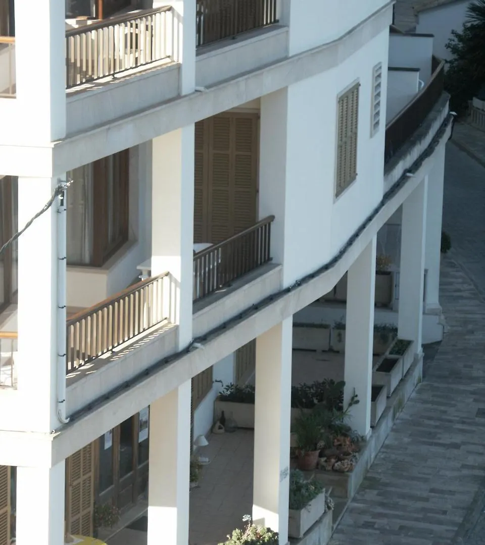 Apartamentos Cala Figuera